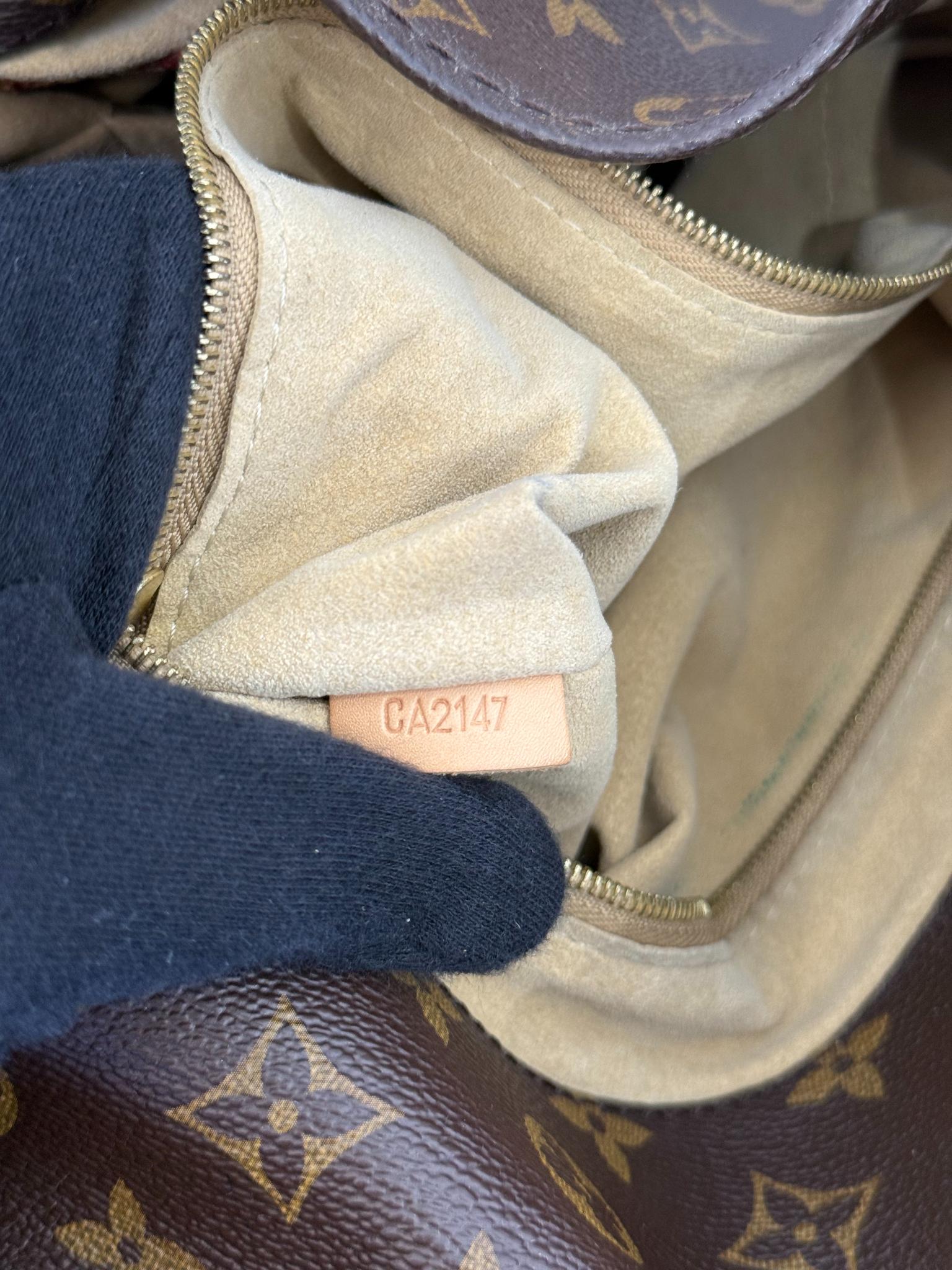 Louis Vuitton Artsy MM Monogram Canvas