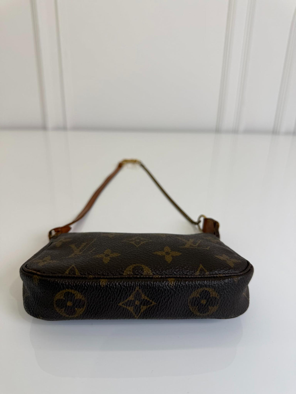 Louis Vuitton Mini Pochette Accessoires Monogram Canvas Chain/Leather Strap