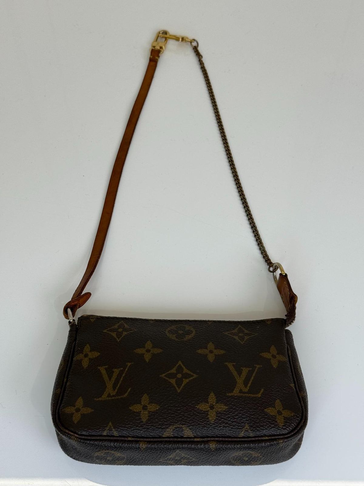Louis Vuitton Mini Pochette Accessoires Monogram Canvas Chain/Leather Strap