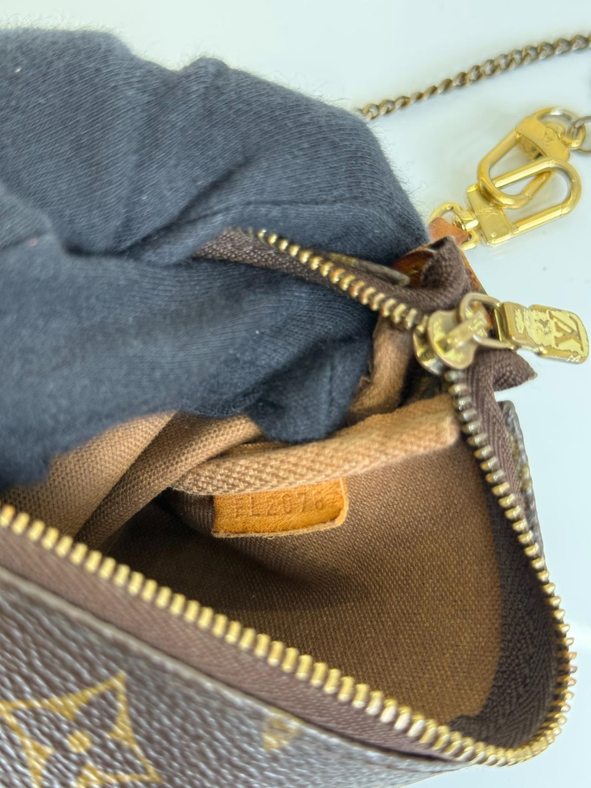 Louis Vuitton Mini Pochette Accessoires Monogram Canvas Chain/Leather Strap