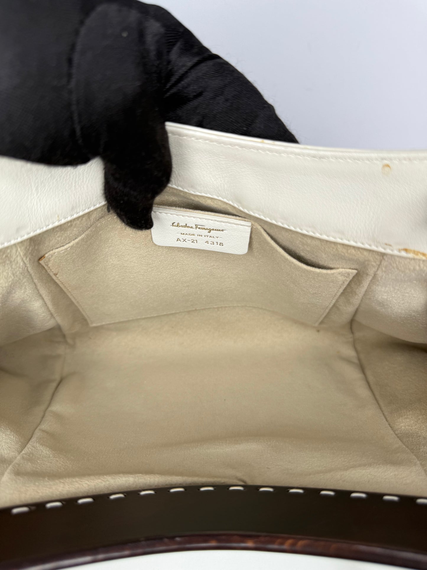 Salvatore Ferragamo Gancini White Leather Shoulder Bag