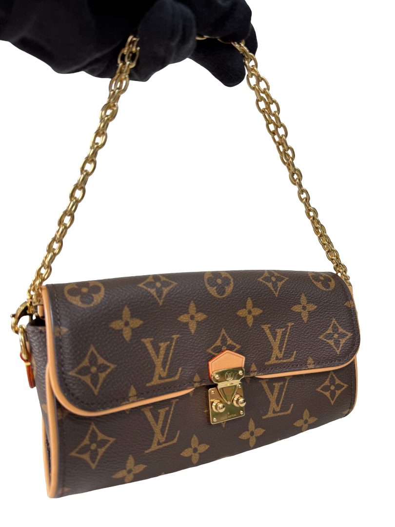 Louis Vuitton Pochette Camille Monogram Canvas