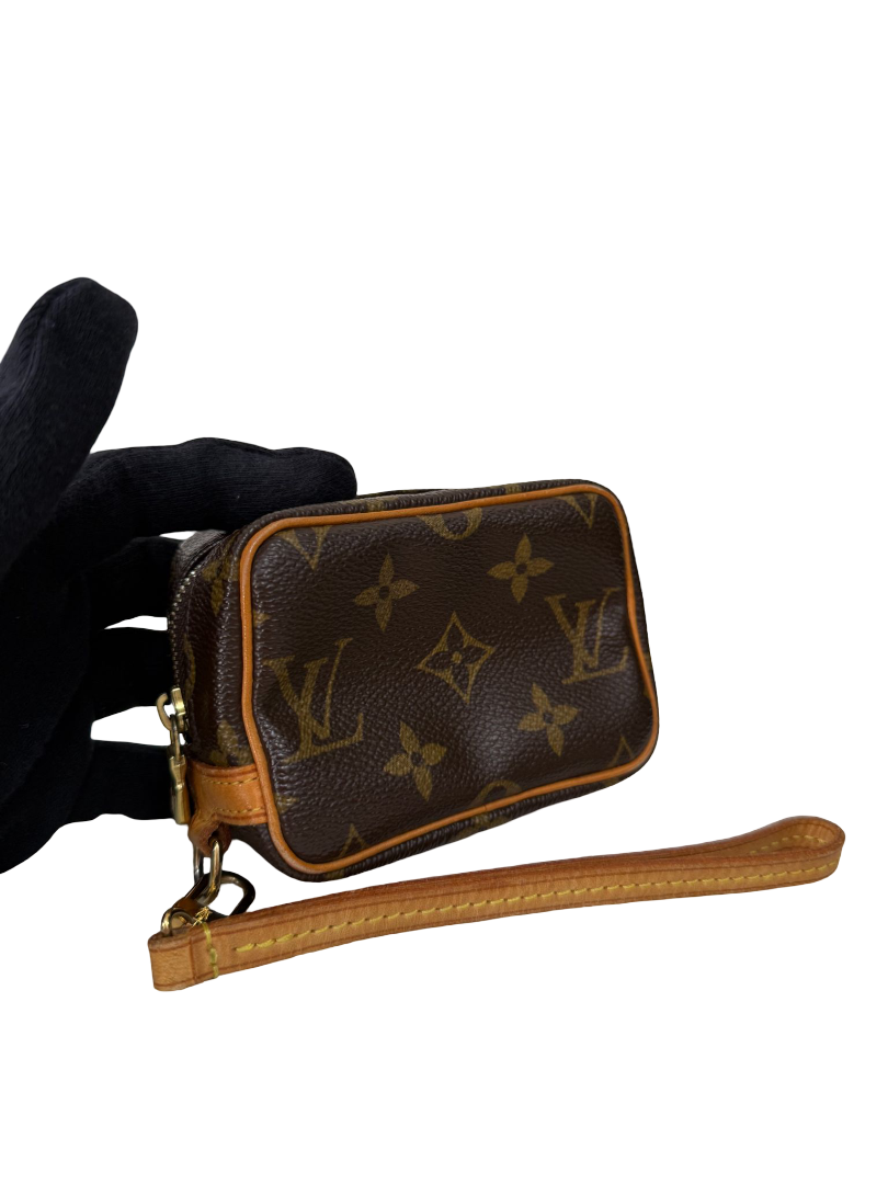 Louis Vuitton Wapity Case Monogram Canvas