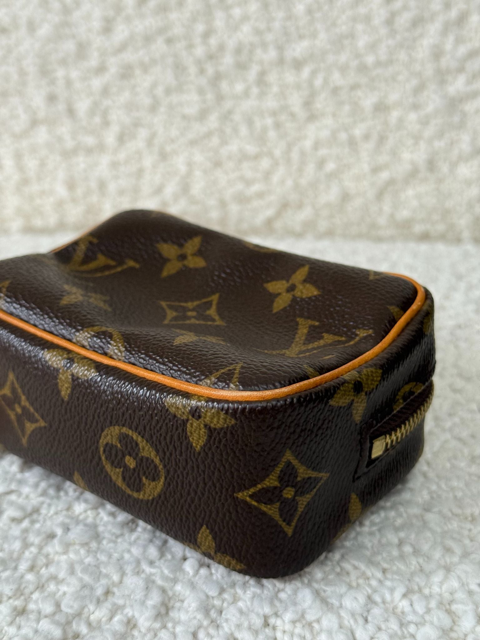 Louis Vuitton Wapity Case Monogram Canvas