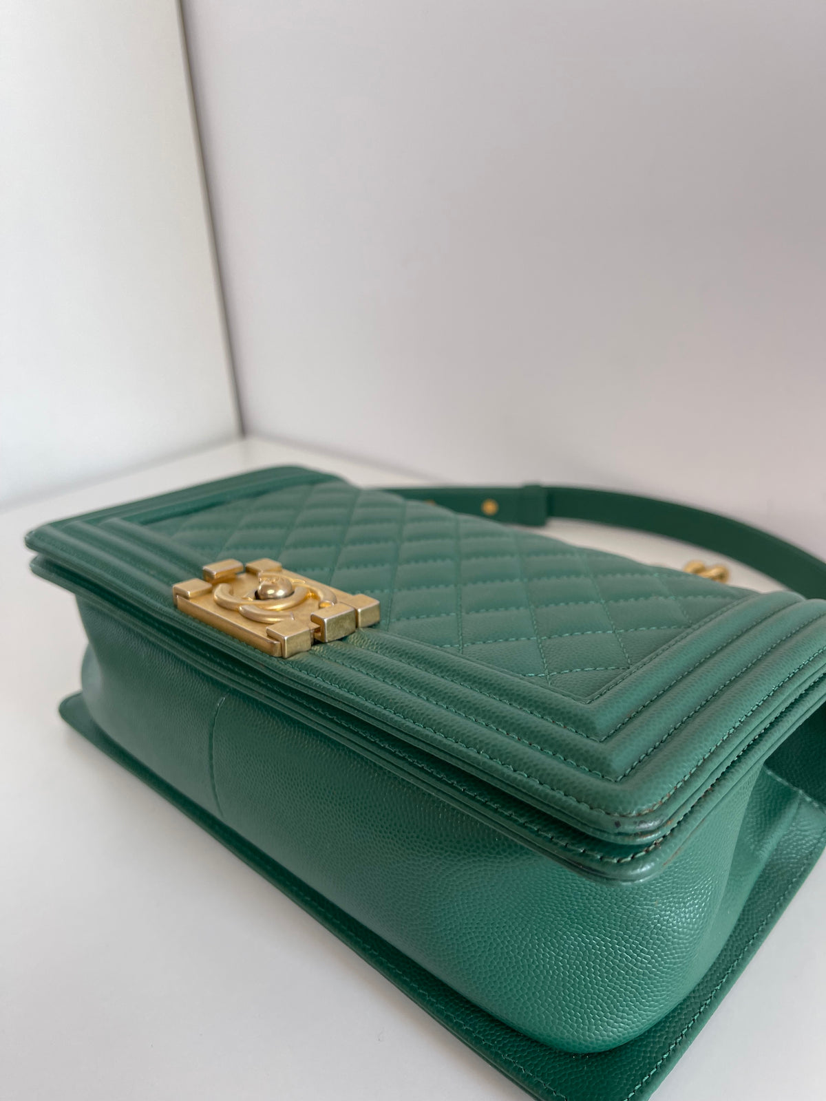 Chanel Green Medium Boy Caviar Leather Antique Gold Hardware