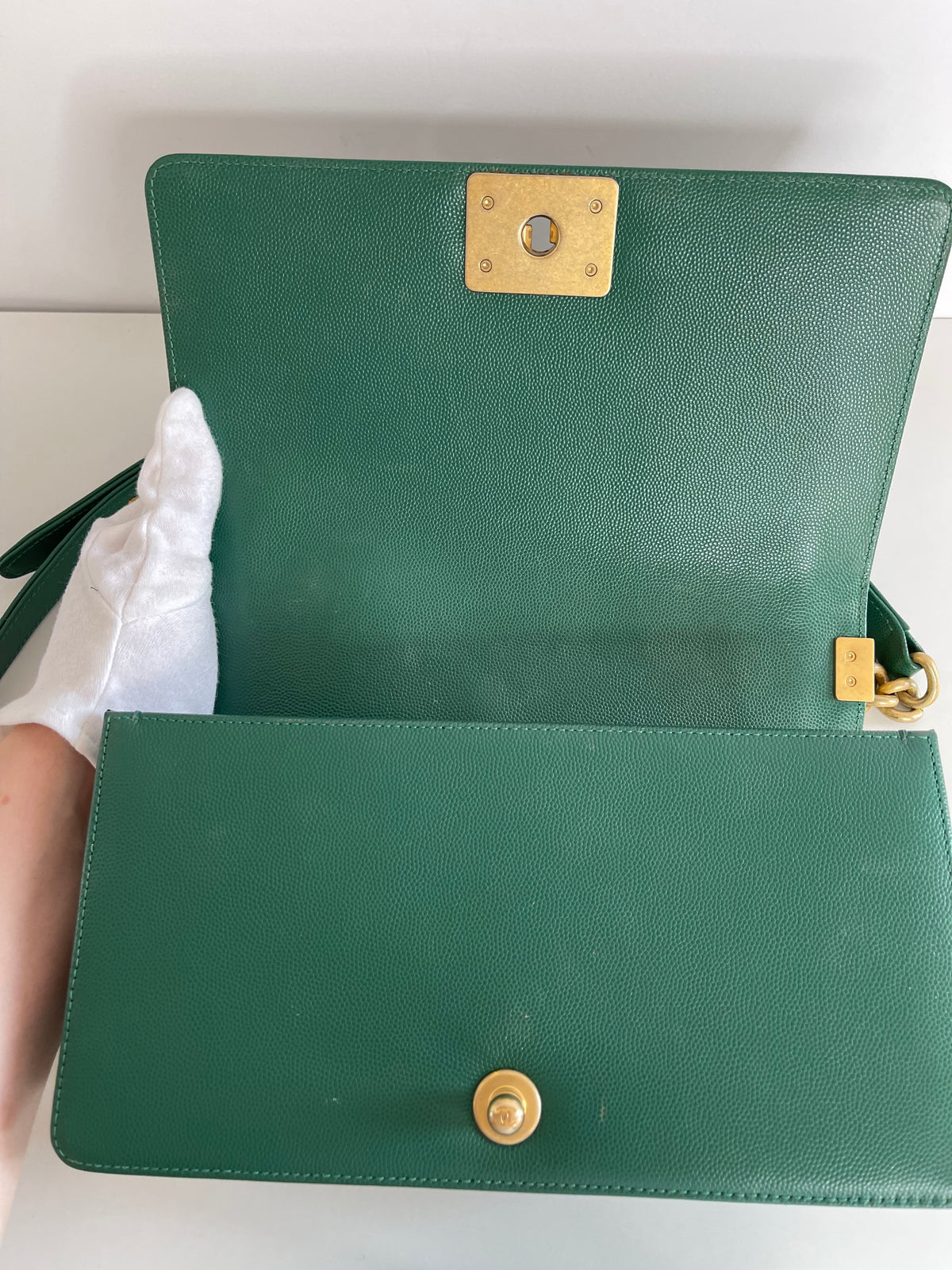 Chanel Green Medium Boy Caviar Leather Antique Gold Hardware