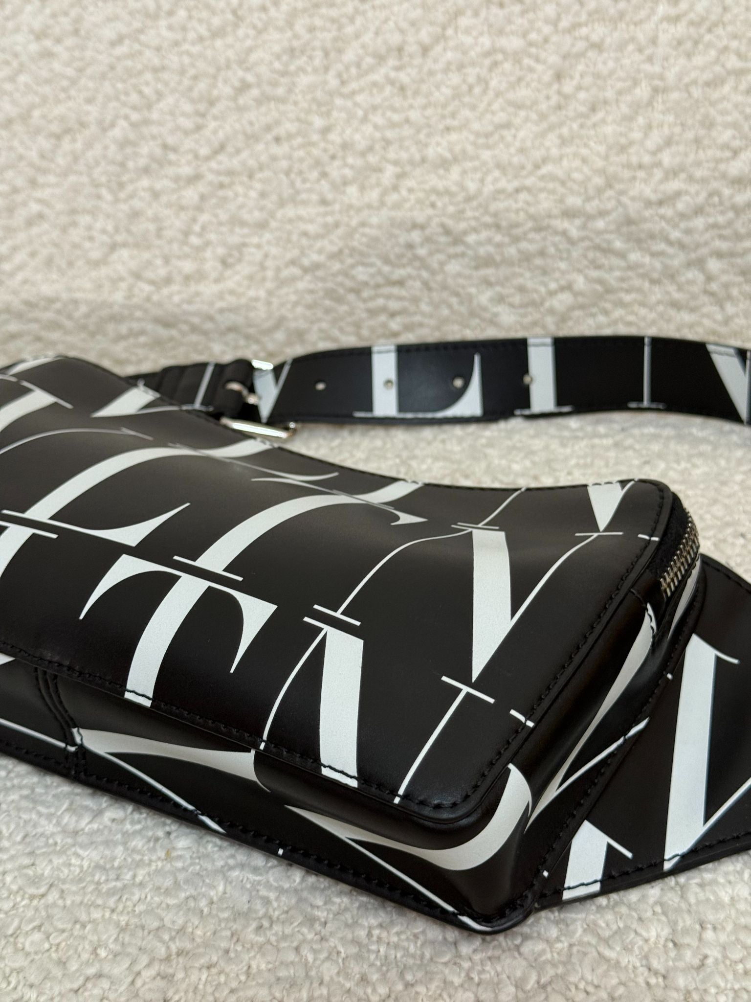 Valentino Garavani VLTN Men's Belt Bag Black/White Calfskin Leather