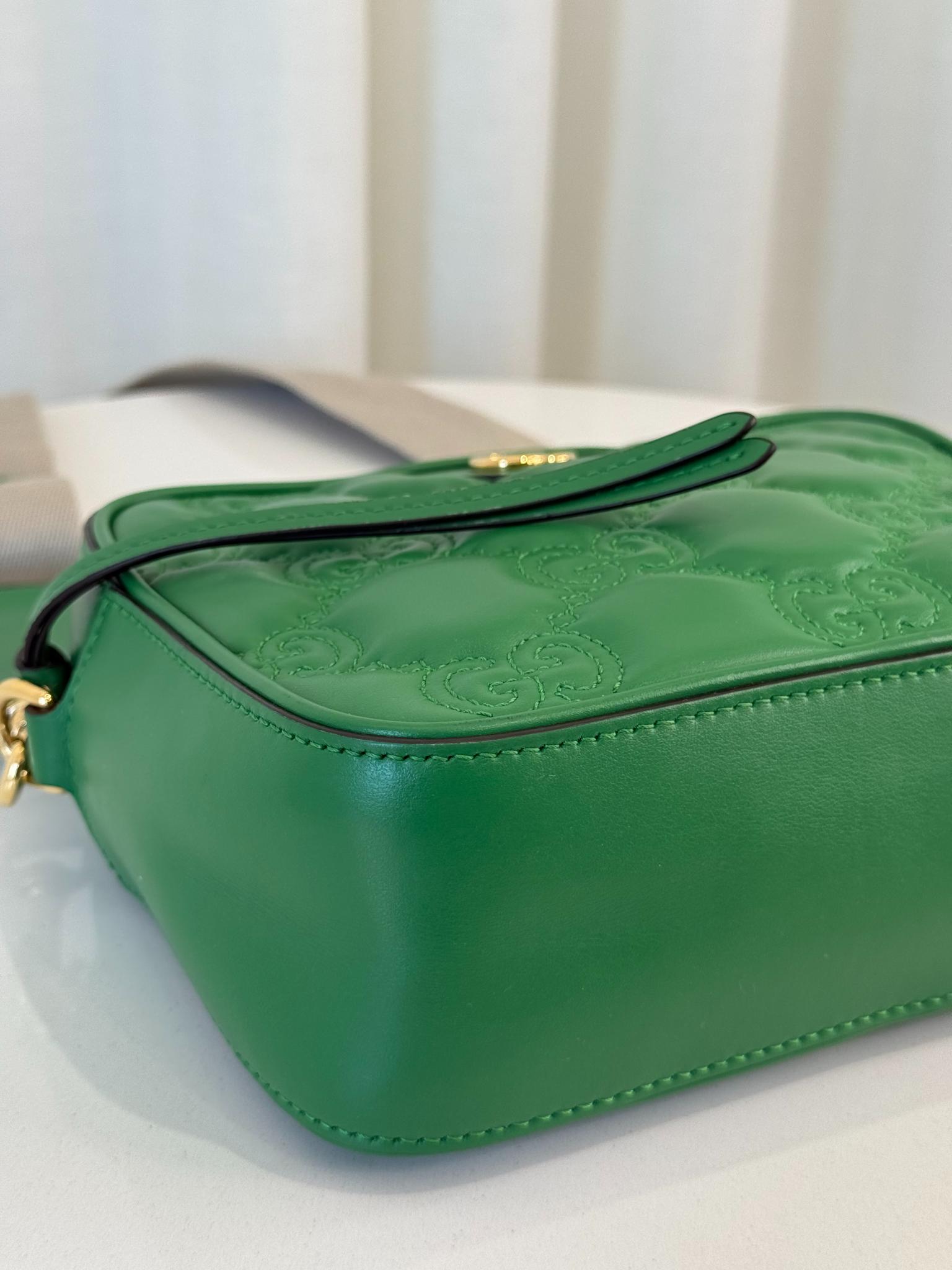 Gucci Green Embossed Leather Zip Crossbody Camera Bag