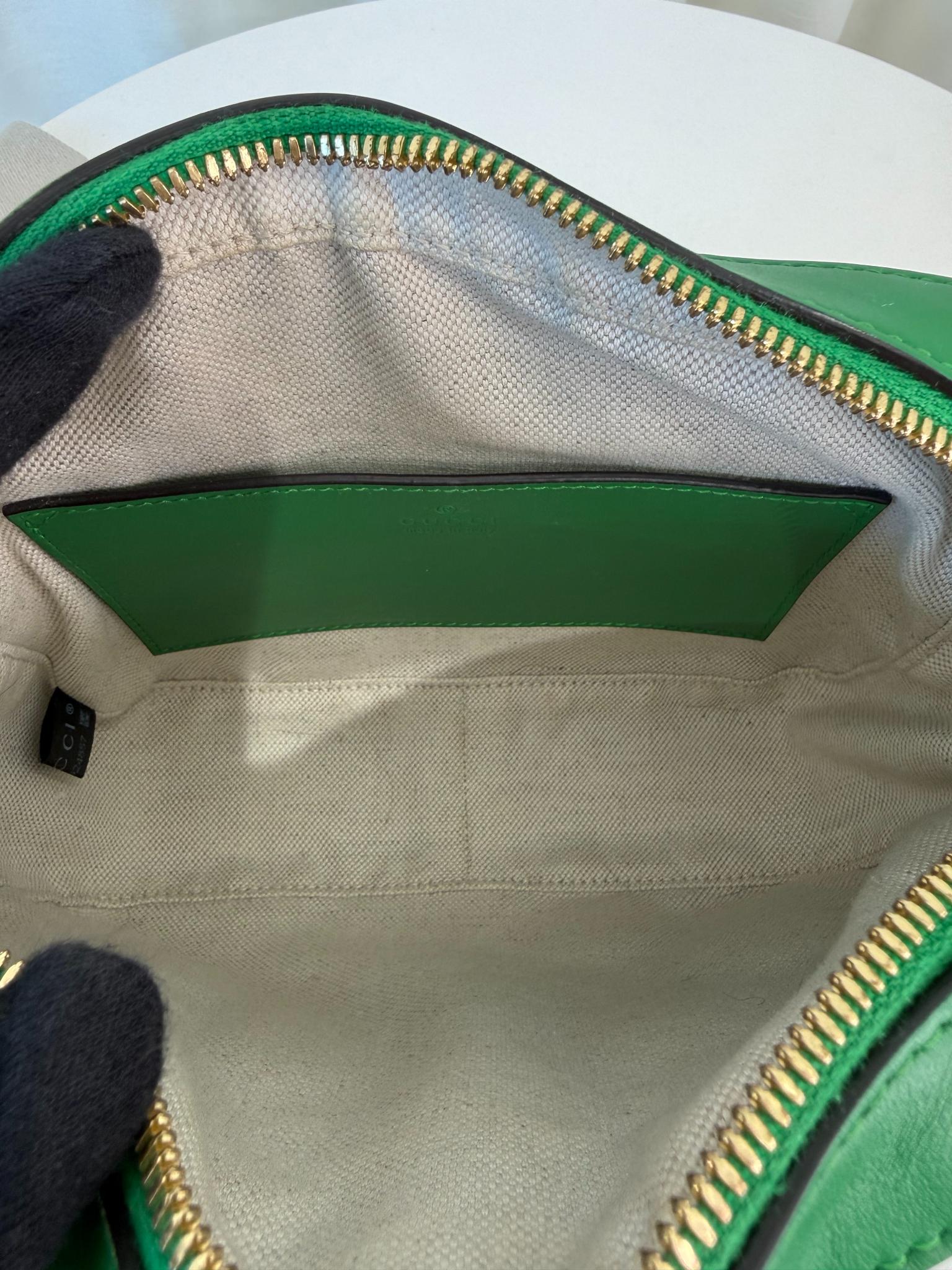 Gucci Green Embossed Leather Zip Crossbody Camera Bag
