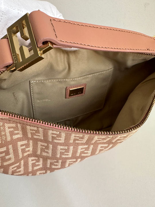 Fendi Zucchino Vitello Medium Chef Hobo Cipria