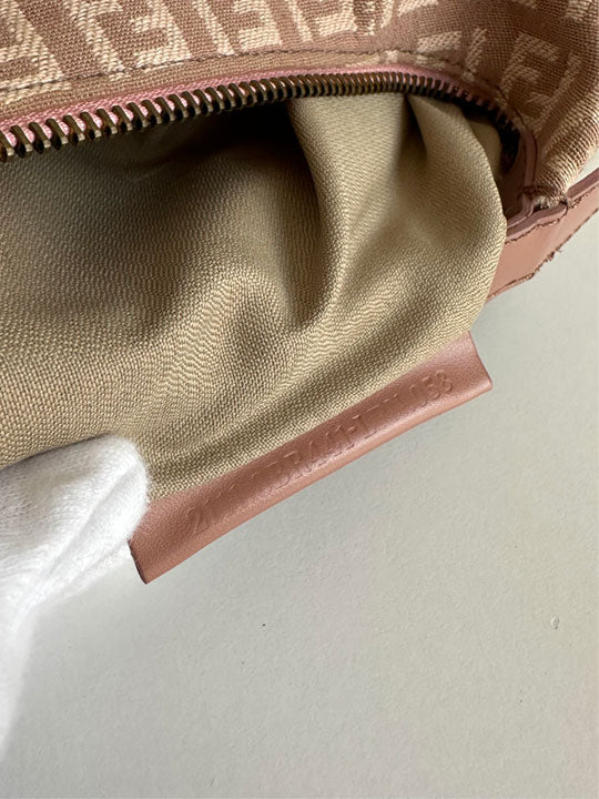 Fendi Zucchino Vitello Medium Chef Hobo Cipria
