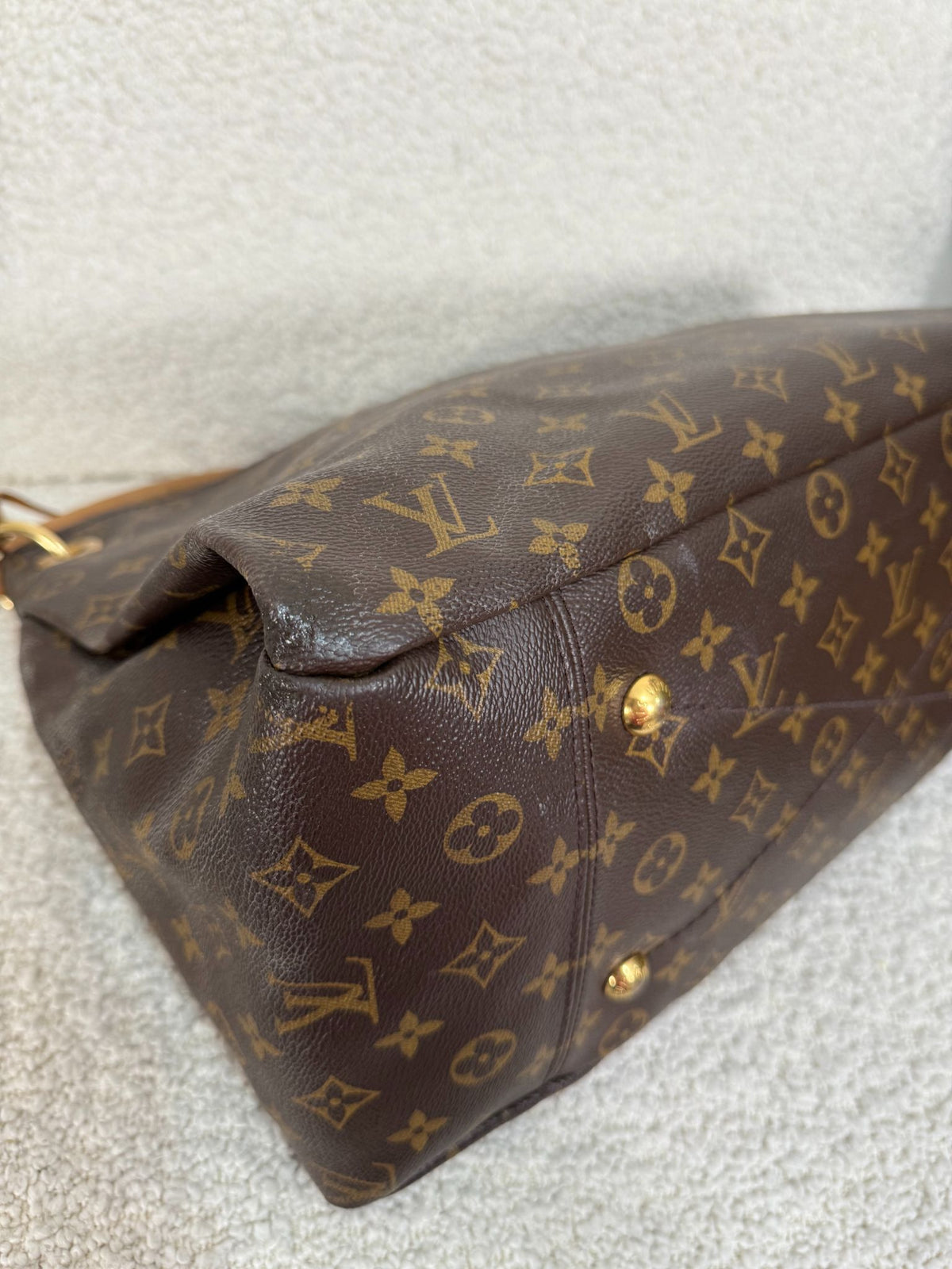 Louis Vuitton Artsy MM Monogram Canvas