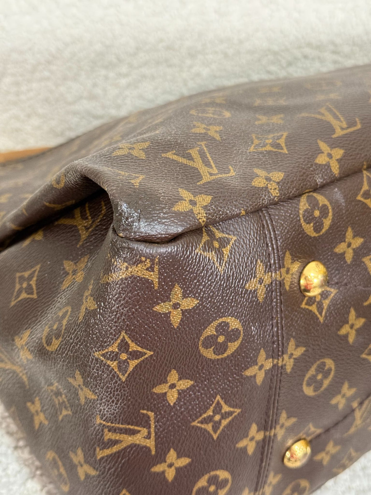 Louis Vuitton Artsy MM Monogram Canvas