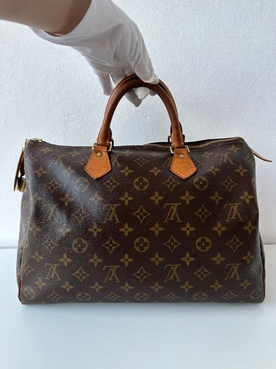 Louis Vuitton Monogram Canvas Speedy 35 Bag
