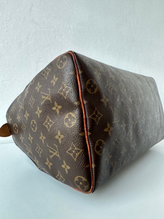 Louis Vuitton Monogram Canvas Speedy 35 Bag