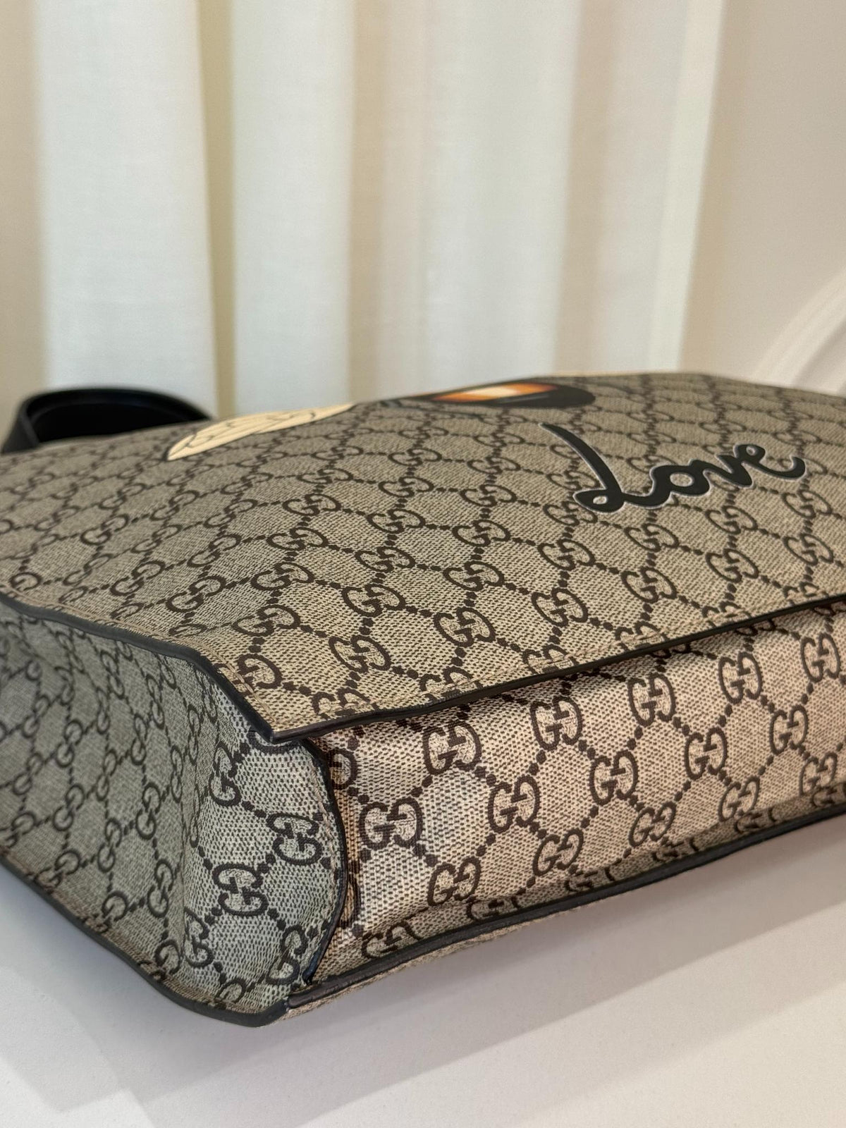 Gucci GG Supreme "Blind for Love" Bee Tote