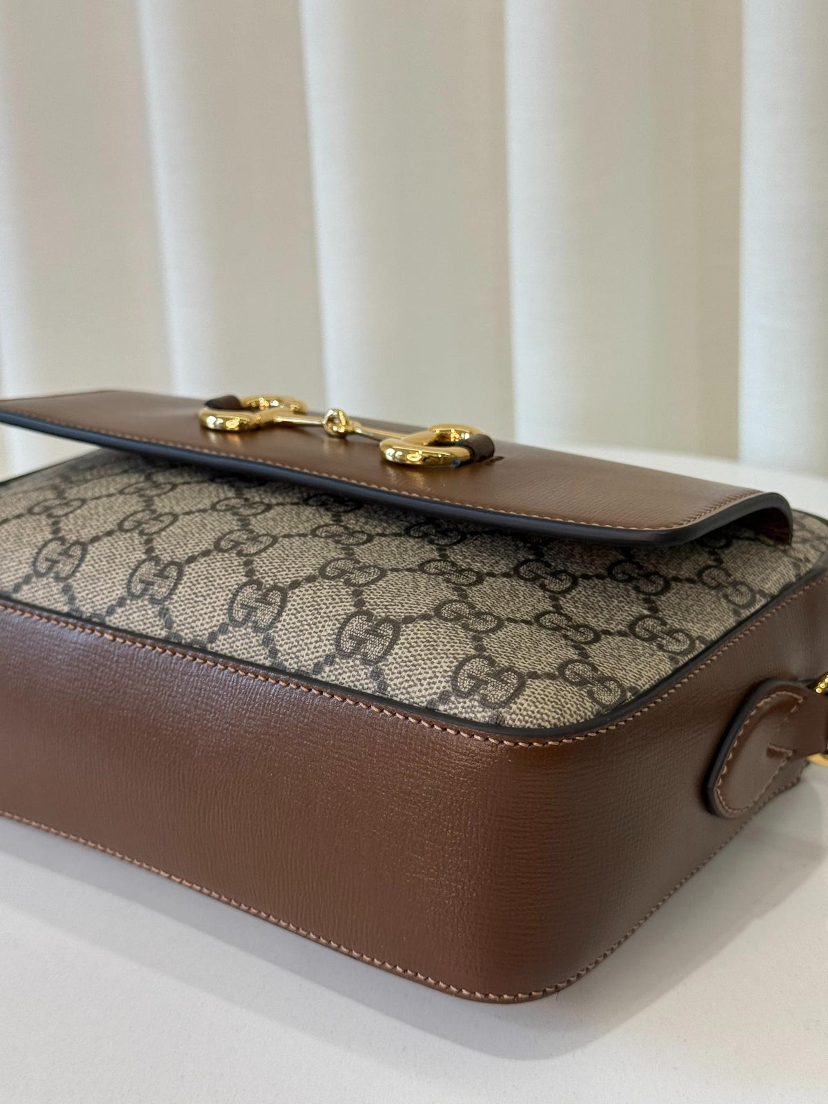 Gucci Horsebit 1955 GG Supreme Flap Pocket Camera Bag