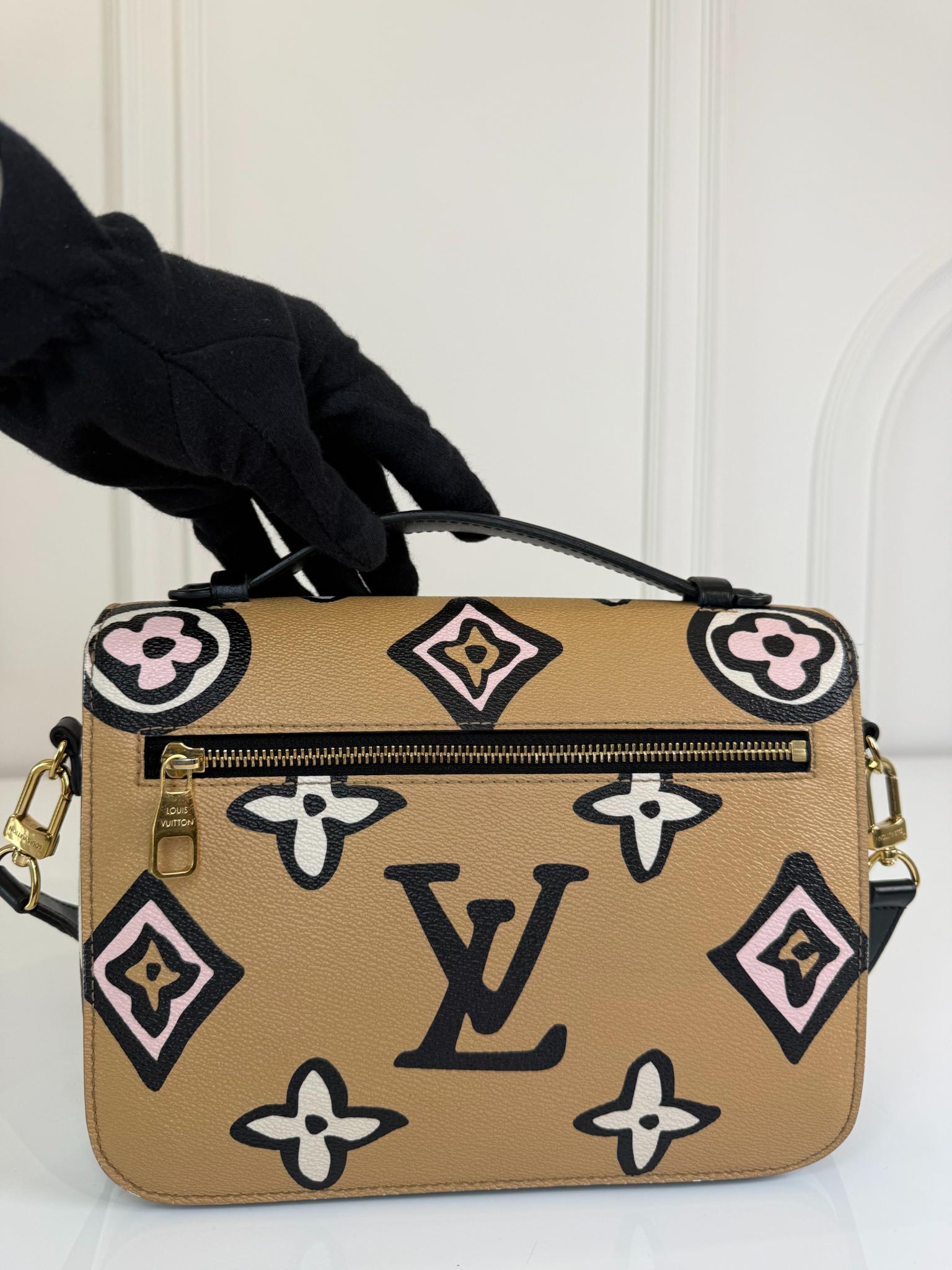 Louis Vuitton Pochette Metis Wild at Heart Arizona Beige