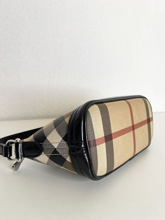 Burberry Nova Check Mini Boat Pochette