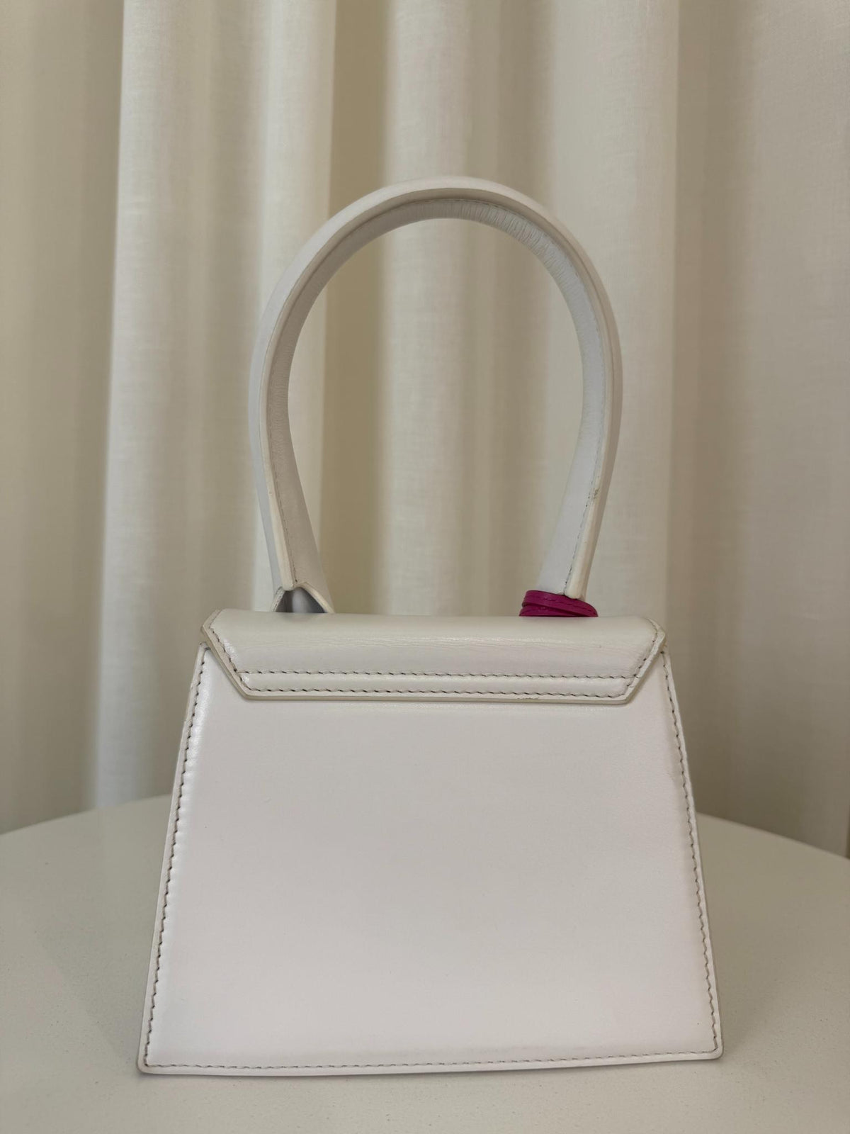 Jacquemus Le Chiquito Medium White Leather Handbag with Porte Clés/Bag Charm