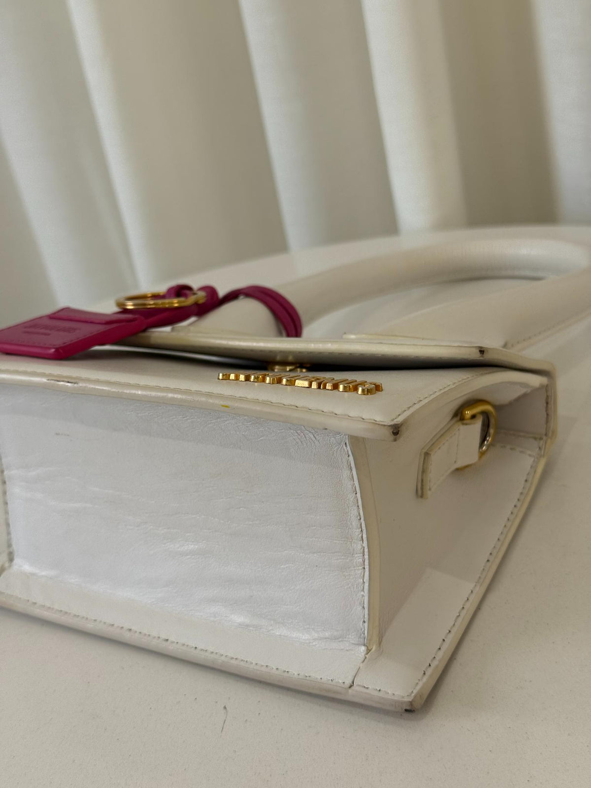 Jacquemus Le Chiquito Medium White Leather Handbag with Porte Clés/Bag Charm