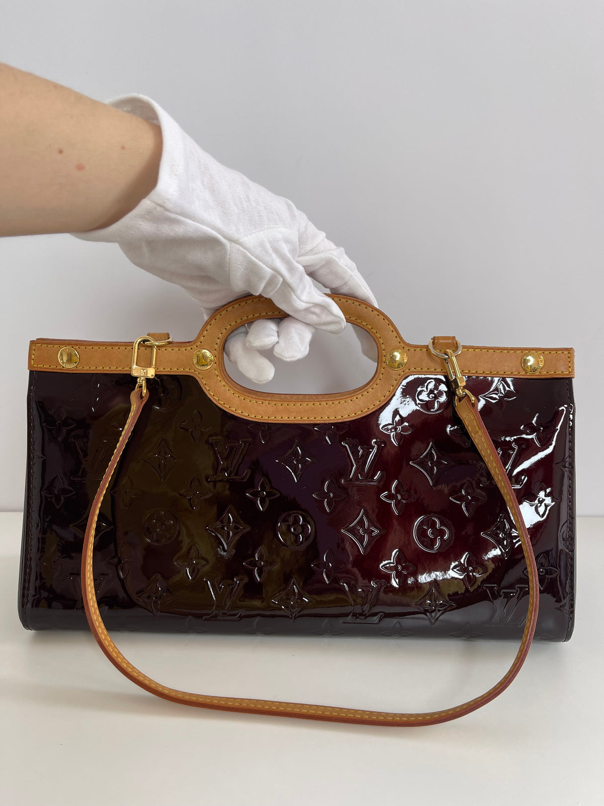 Louis Vuitton Vernis Roxbury Drive Leather Bag