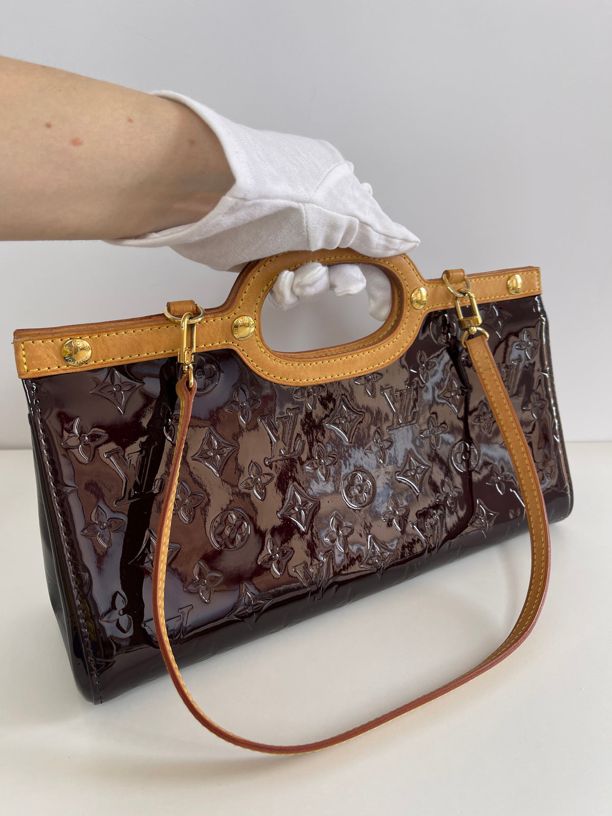 Louis Vuitton Vernis Roxbury Drive Leather Bag