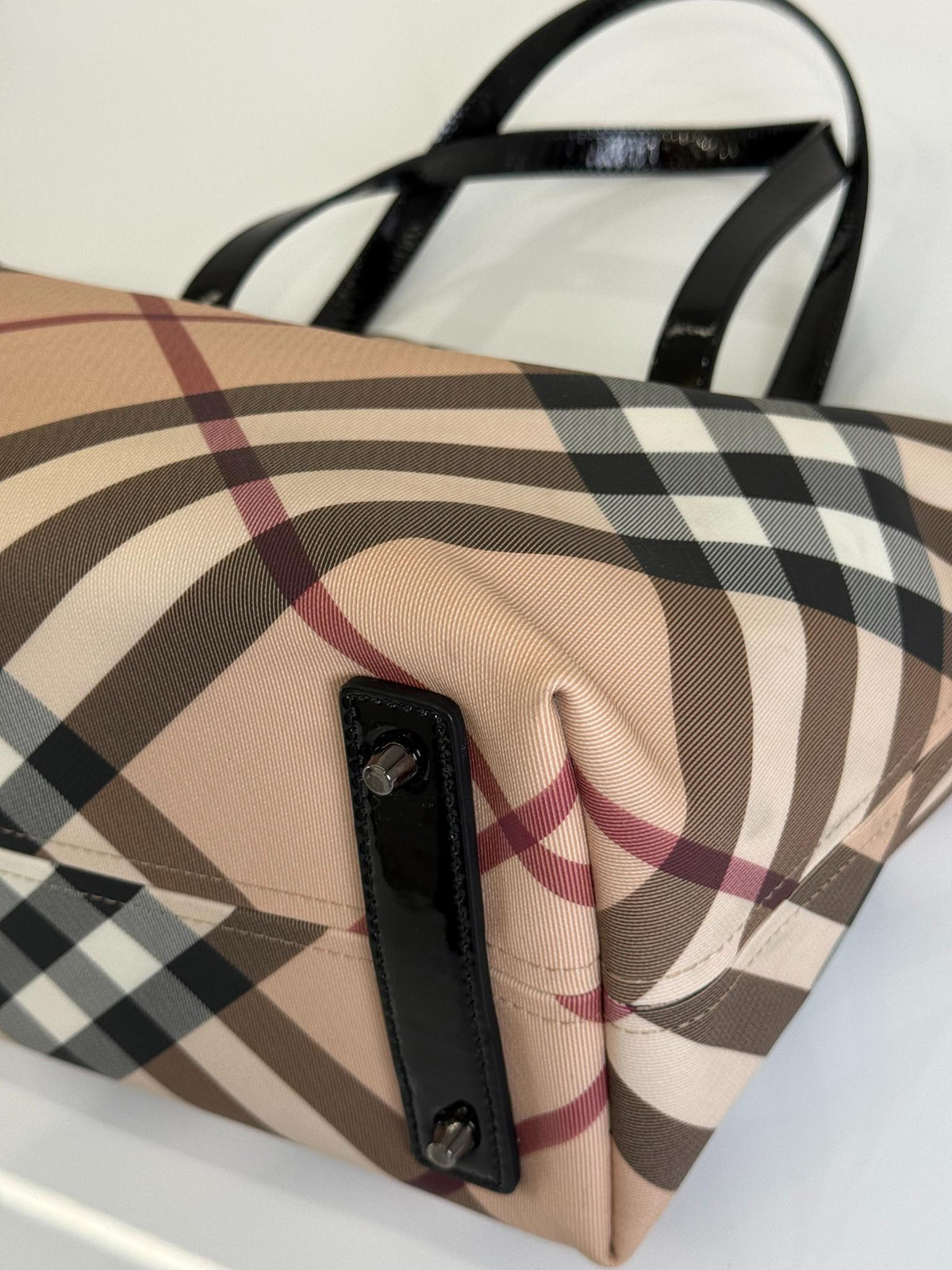 Burberry Beige/Black Patent Leather Burberry Nickie Tote With Pouch