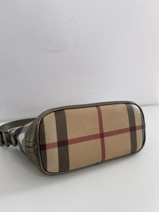 Burberry Nova Check Mini Boat Pochette