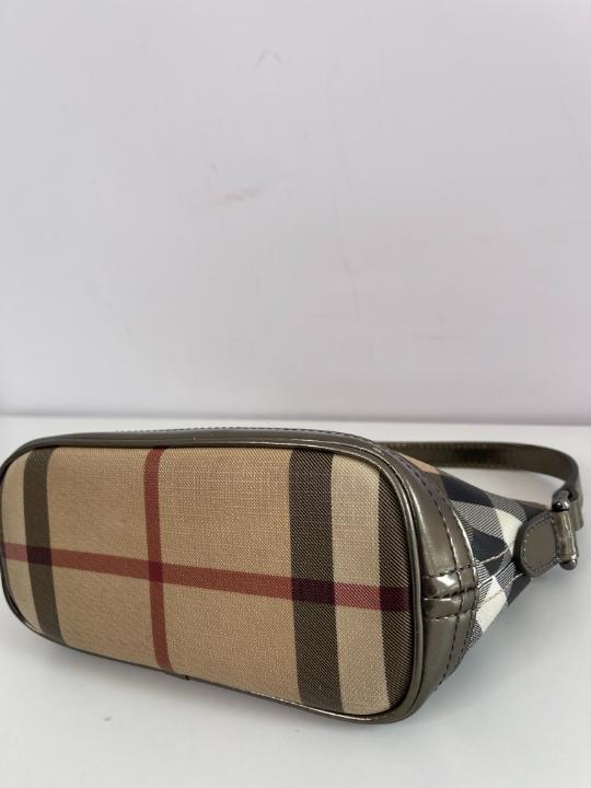 Burberry Nova Check Mini Boat Pochette