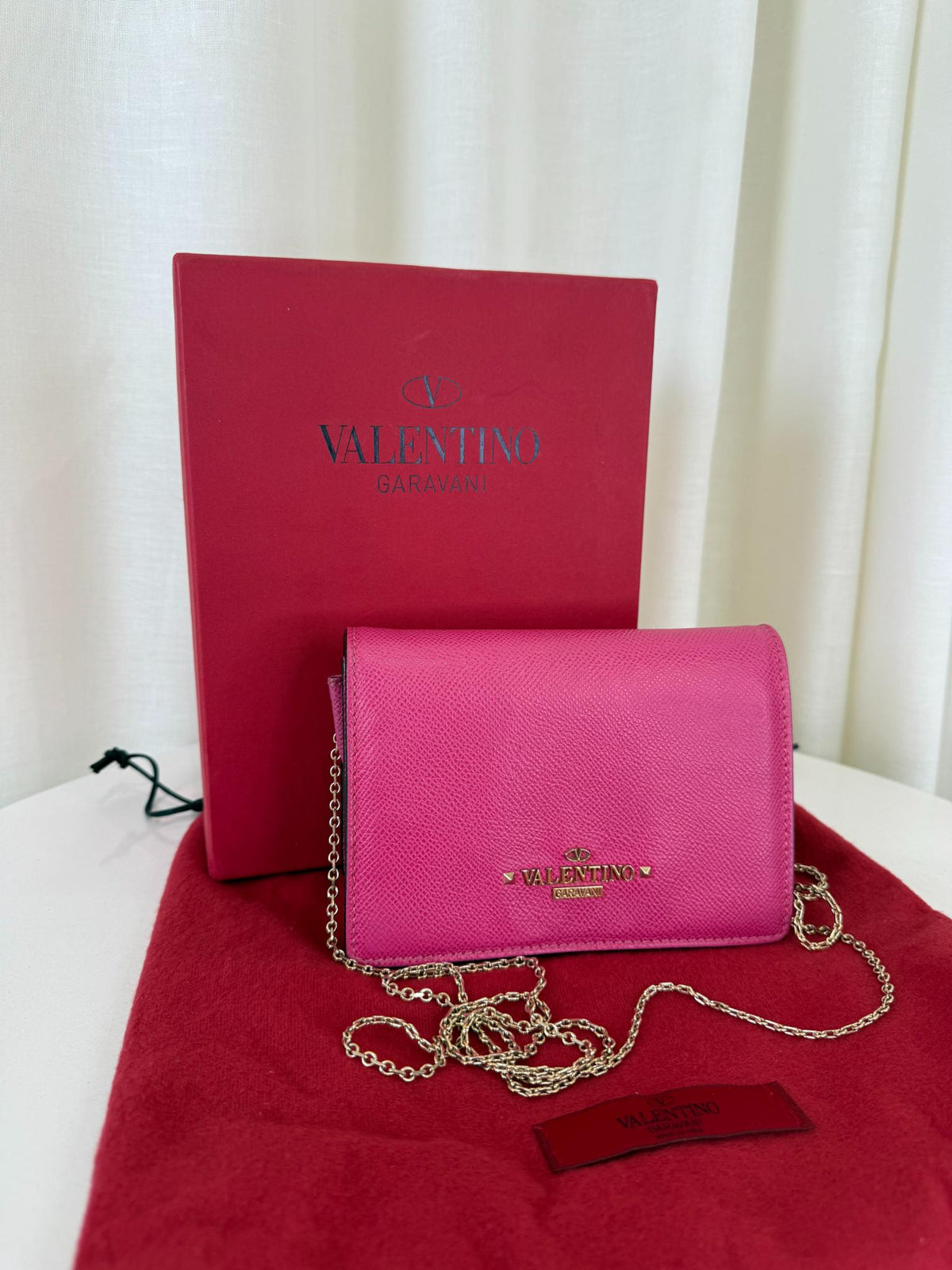 Valentino Zero Fuchsia Leather Wallet On Chain