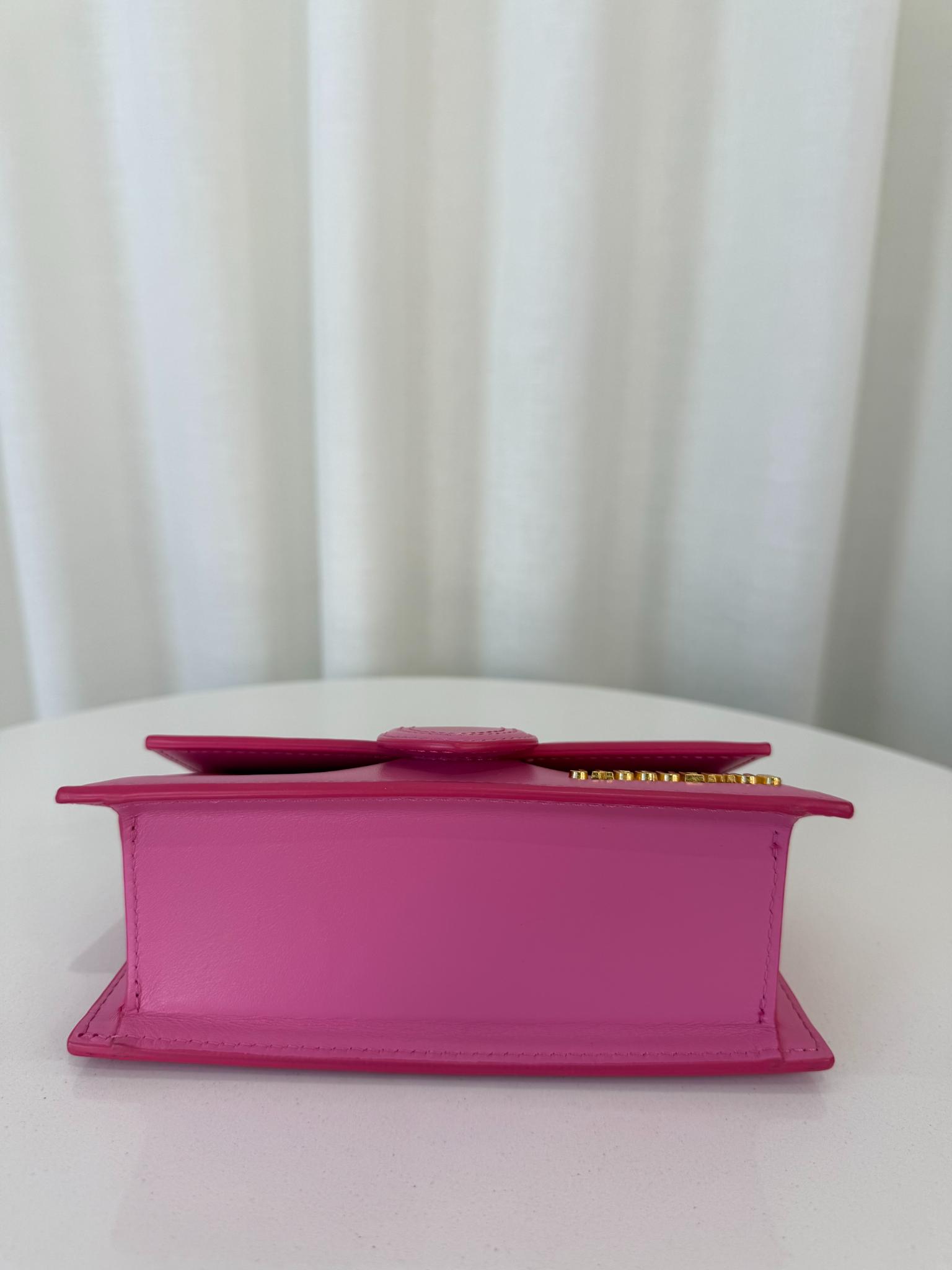 Jacquemus Le Bambino Leather Crossbody Bag In Neon Pink