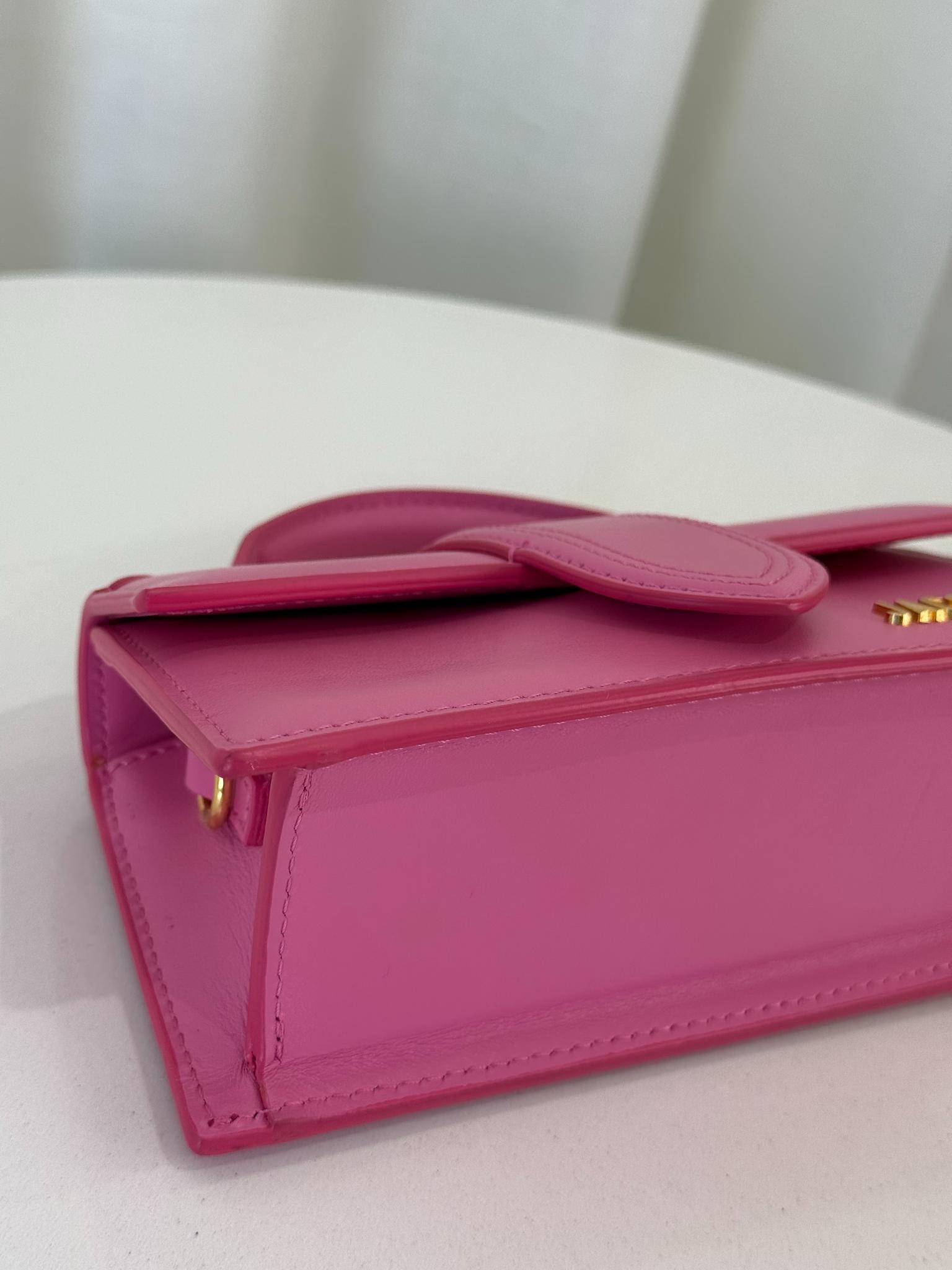 Jacquemus Le Bambino Leather Crossbody Bag In Neon Pink