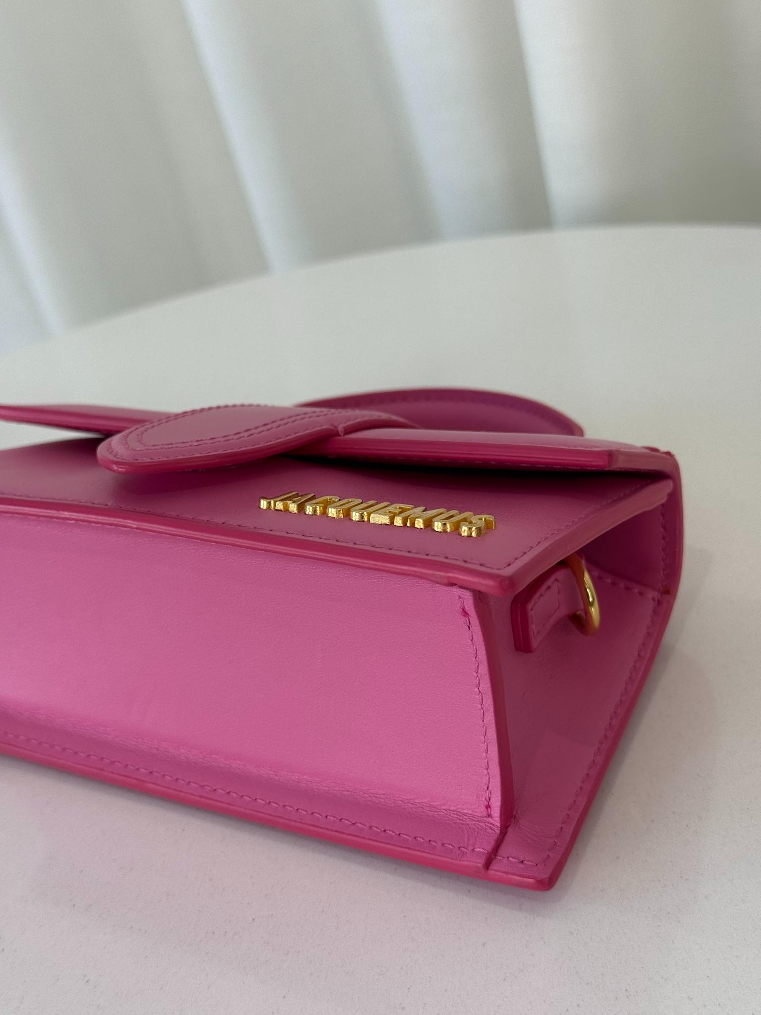 Jacquemus Le Bambino Leather Crossbody Bag In Neon Pink