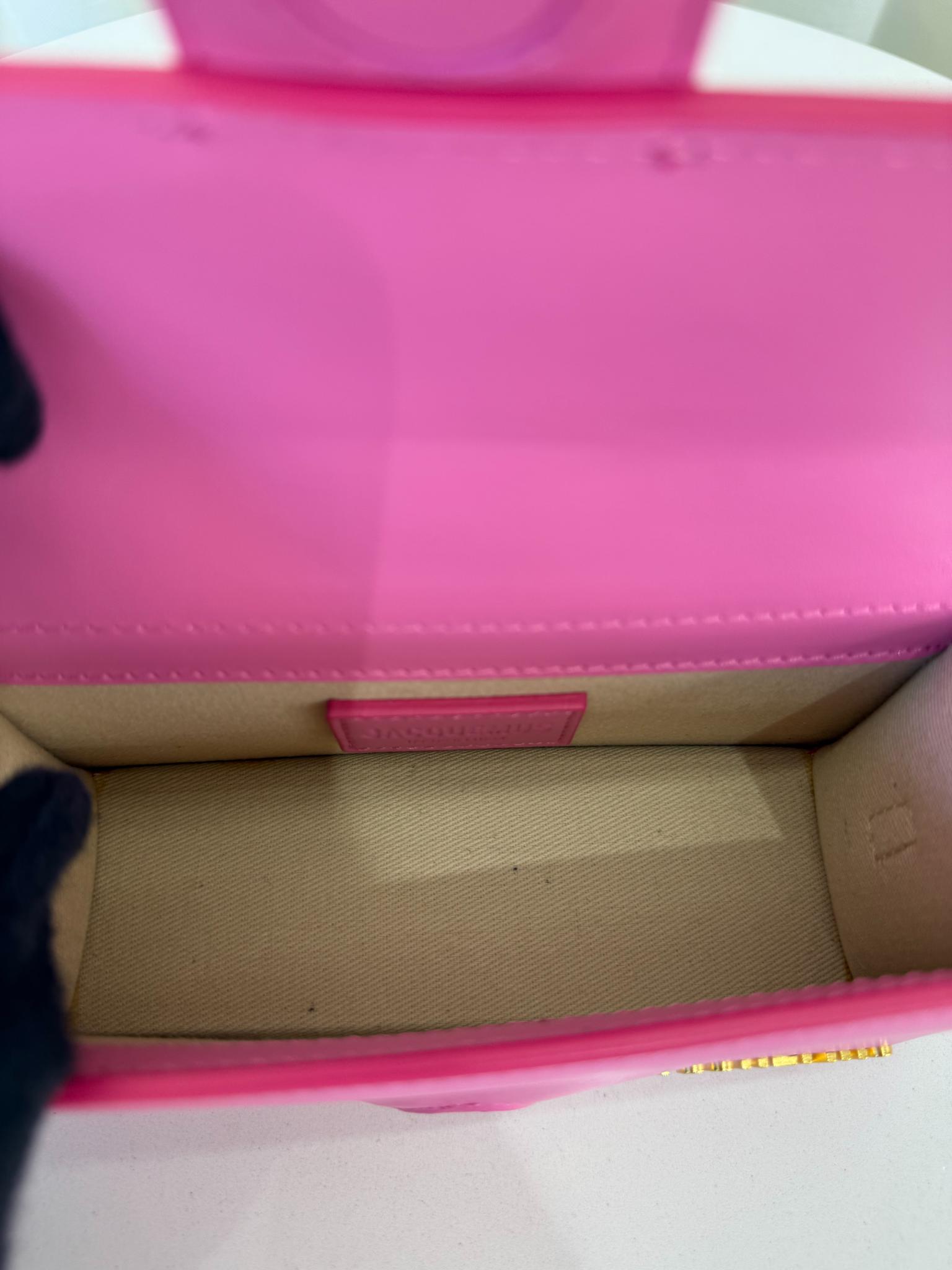 Jacquemus Le Bambino Leather Crossbody Bag In Neon Pink