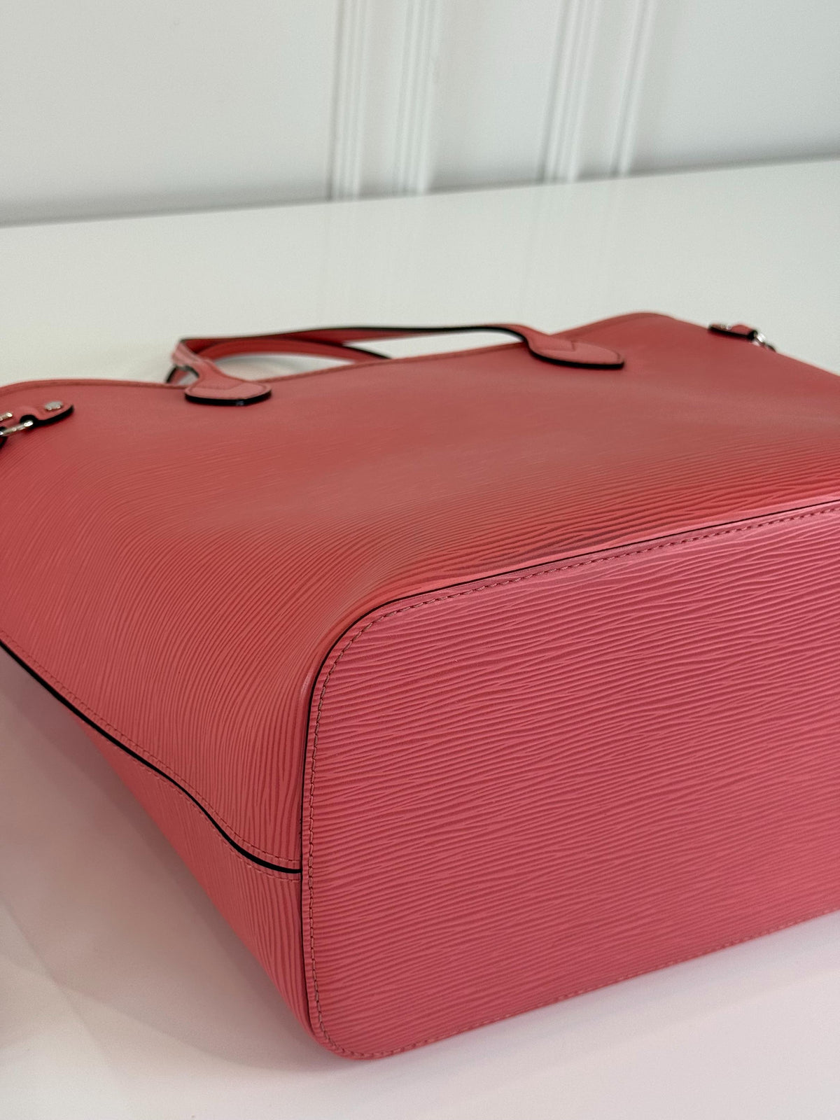 Louis Vuitton Neverfull MM Coral Epi Leather