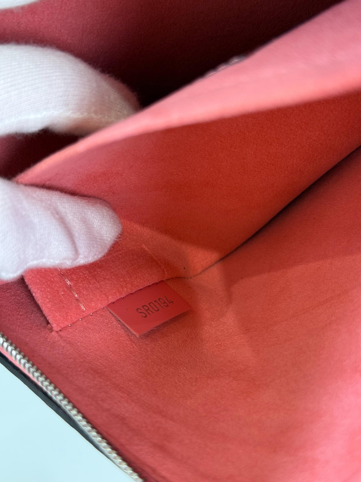Louis Vuitton Neverfull MM Coral Epi Leather