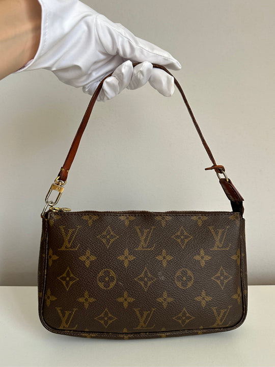 Louis Vuitton Vintage Pochette Accessoires Monogram Canvas