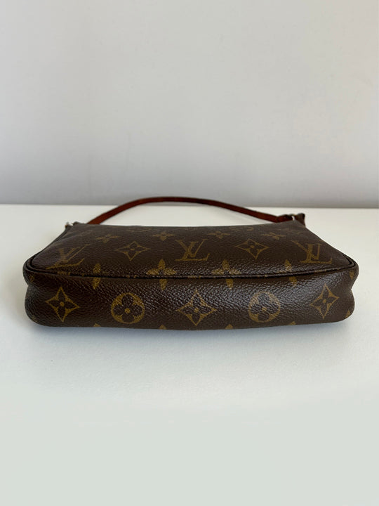 Louis Vuitton Vintage Pochette Accessoires Monogram Canvas