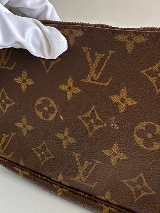 Louis Vuitton Vintage Pochette Accessoires Monogram Canvas