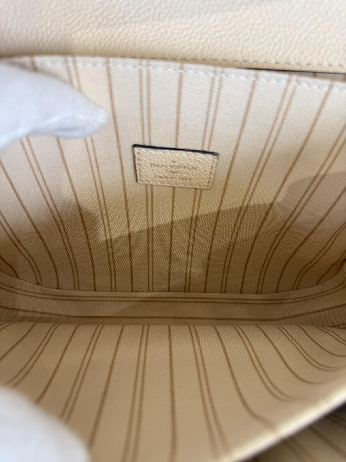Louis Vuitton Pochette Métis Crème Monogram Empreinte Leather
