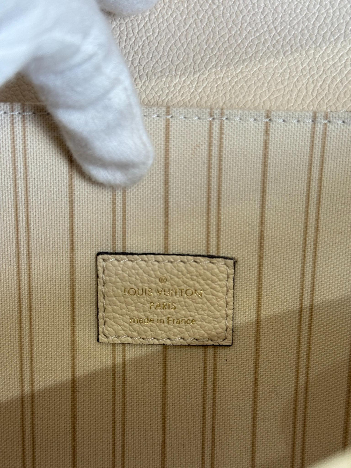 Louis Vuitton Pochette Métis Crème Monogram Empreinte Leather