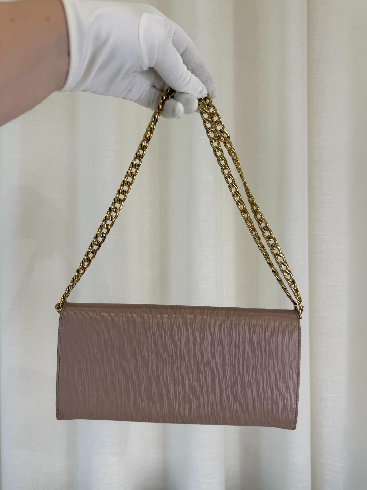 Prada Vitello Move Oro Wallet on Chain