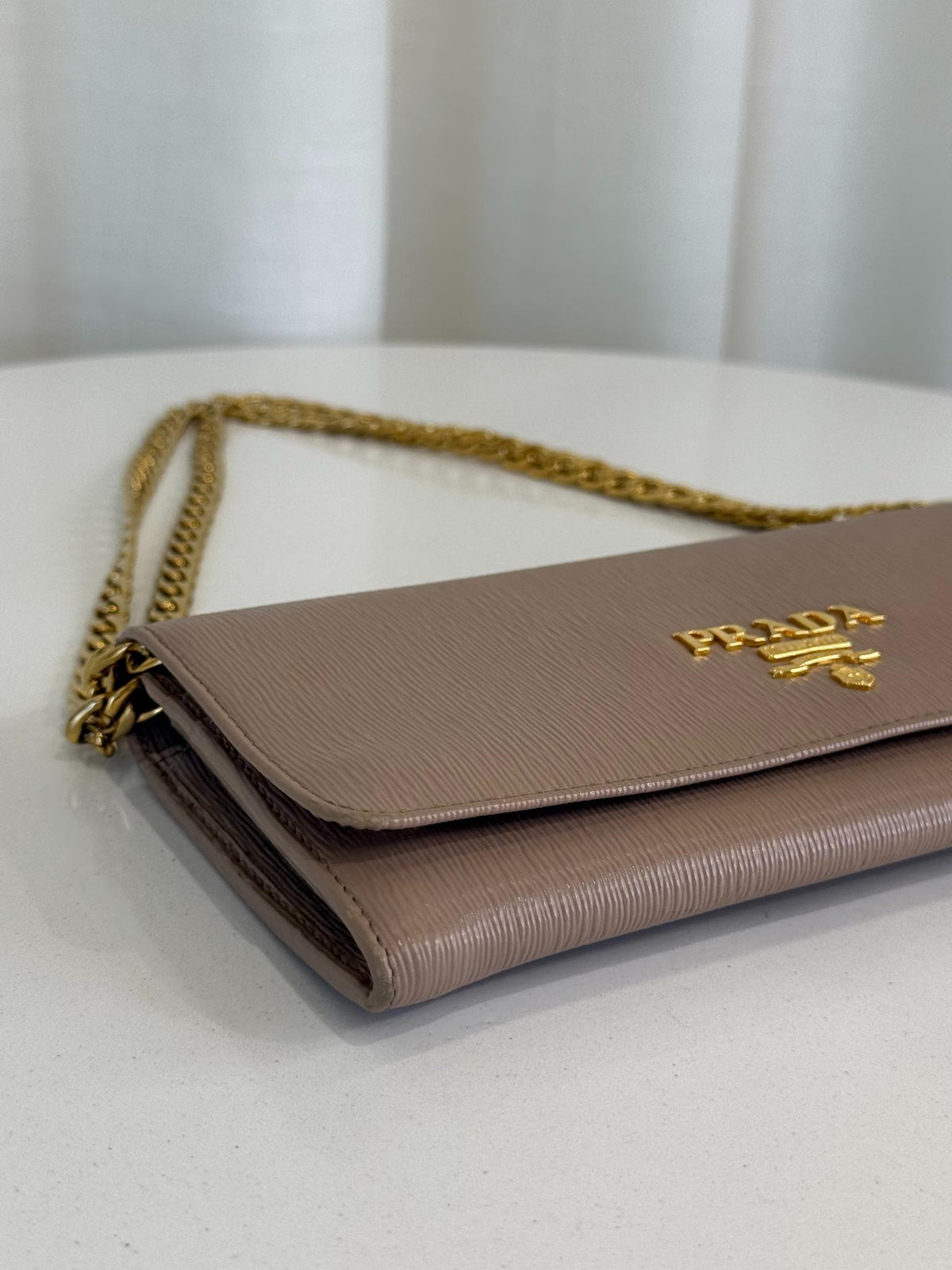 Prada Vitello Move Oro Wallet on Chain
