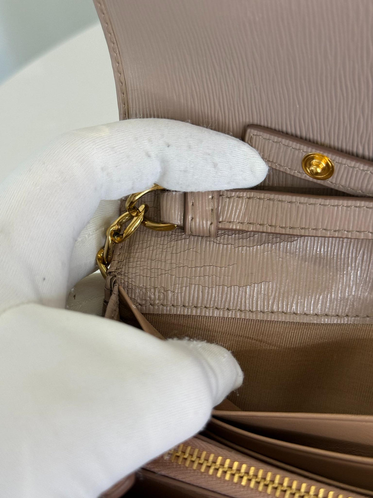 Prada Vitello Move Oro Wallet on Chain