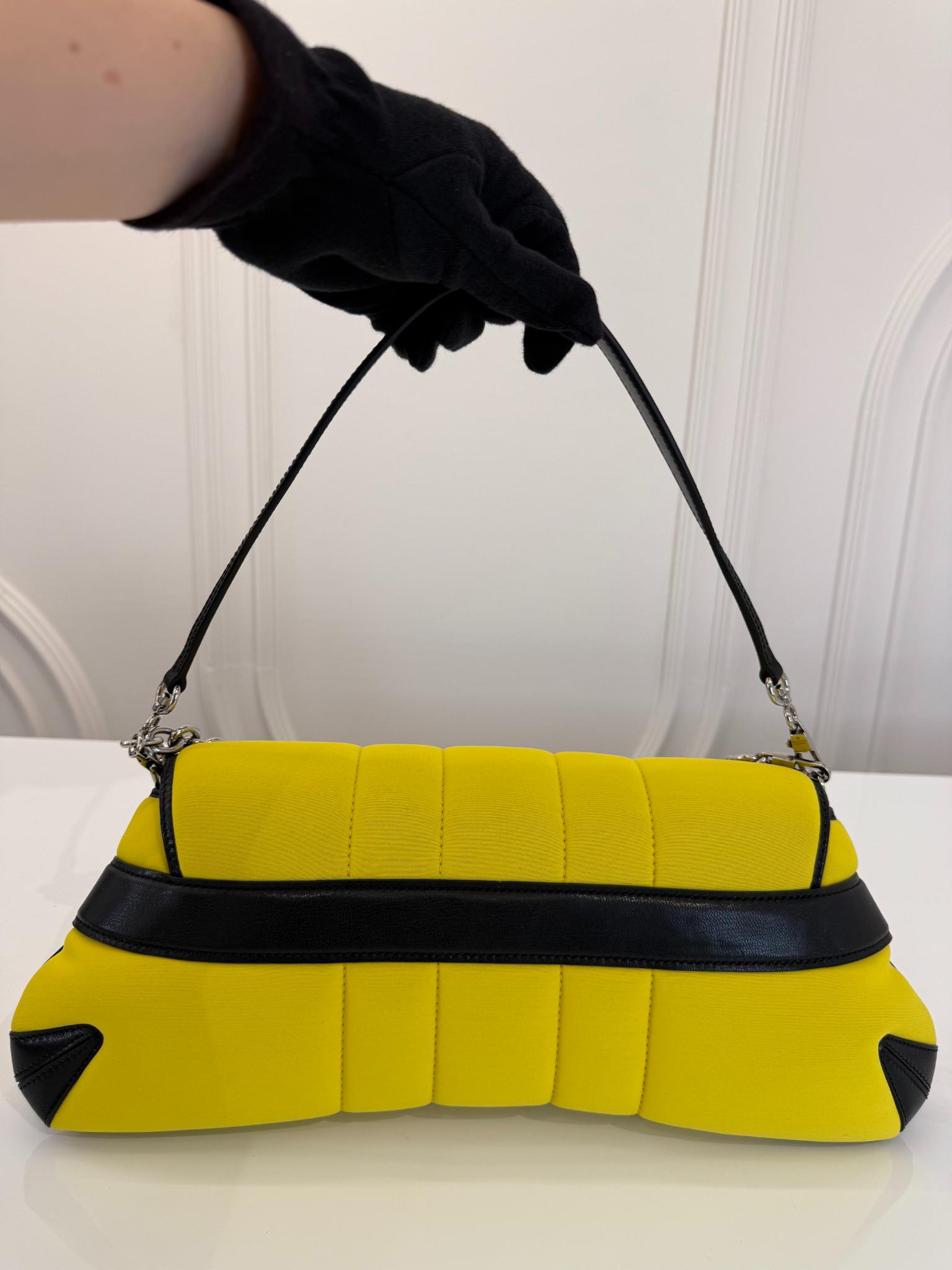 Gucci Horsebit Chain Medium Shoulder Bag Yellow