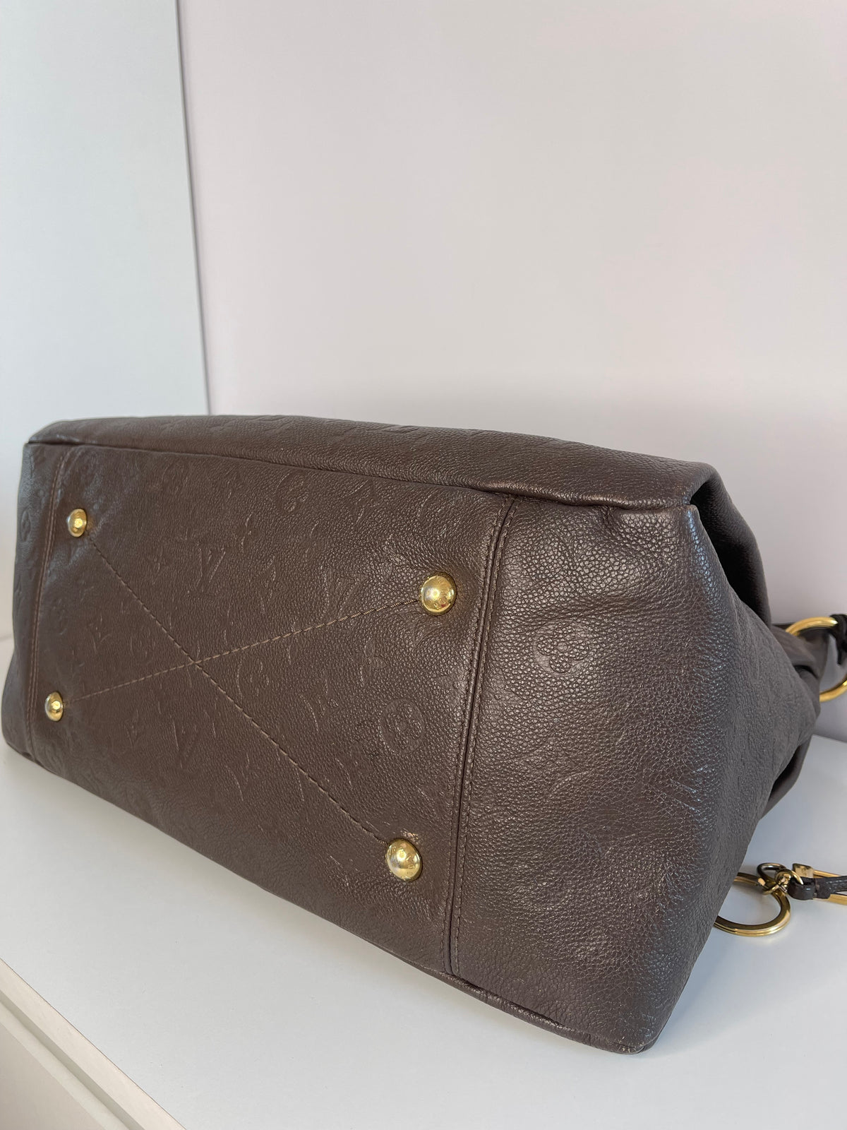 Louis Vuitton Artsy MM Brown Monogram Empreinte Hobo