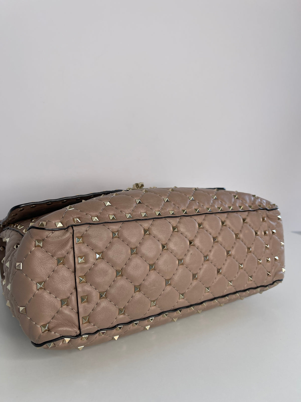 Valentino Garavani Rockstud Spike Large Poudre Shoulder Bag