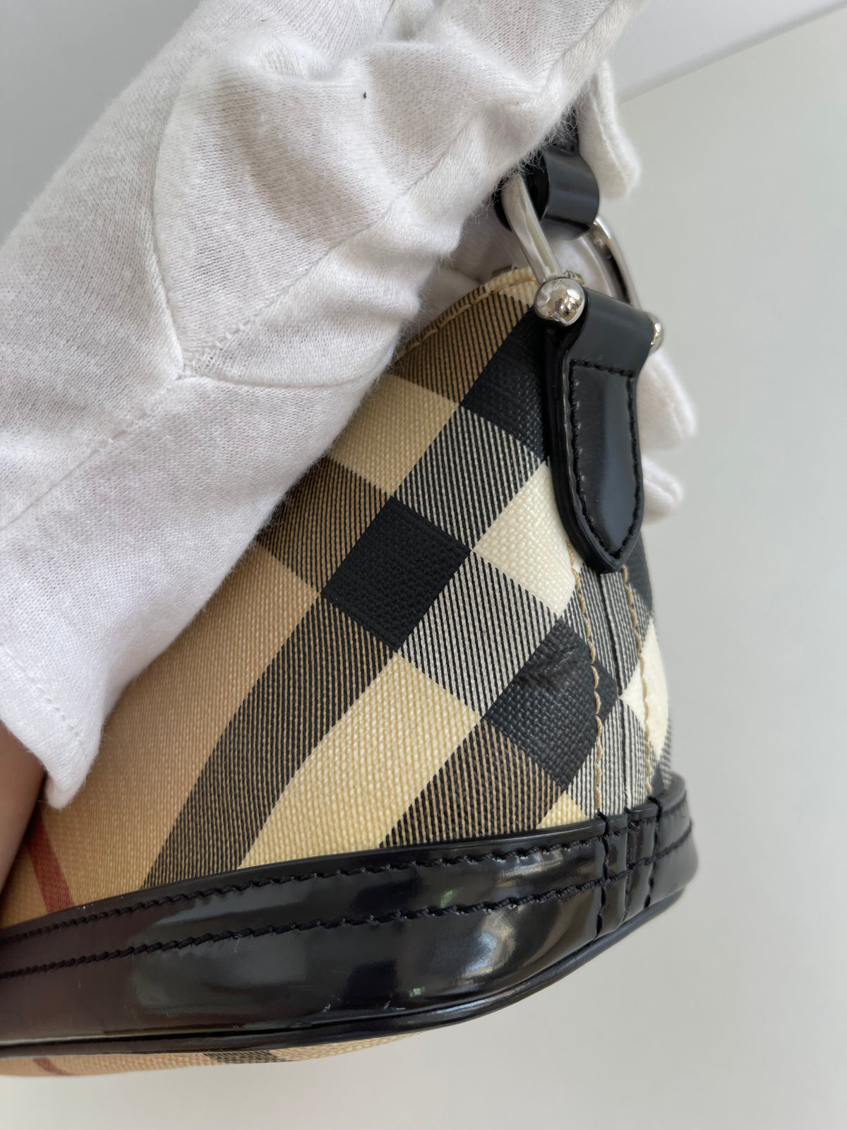 Burberry Nova Check Black Mini Boat Pochette