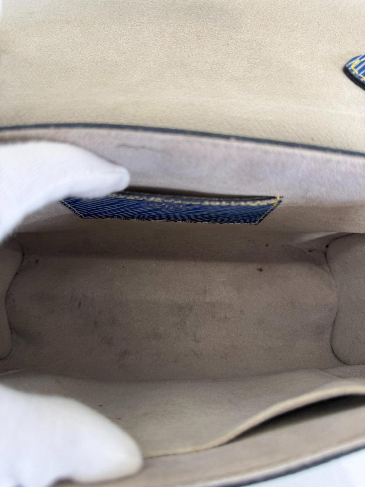Louis Vuitton Twist MM Epi Leather Denim Light